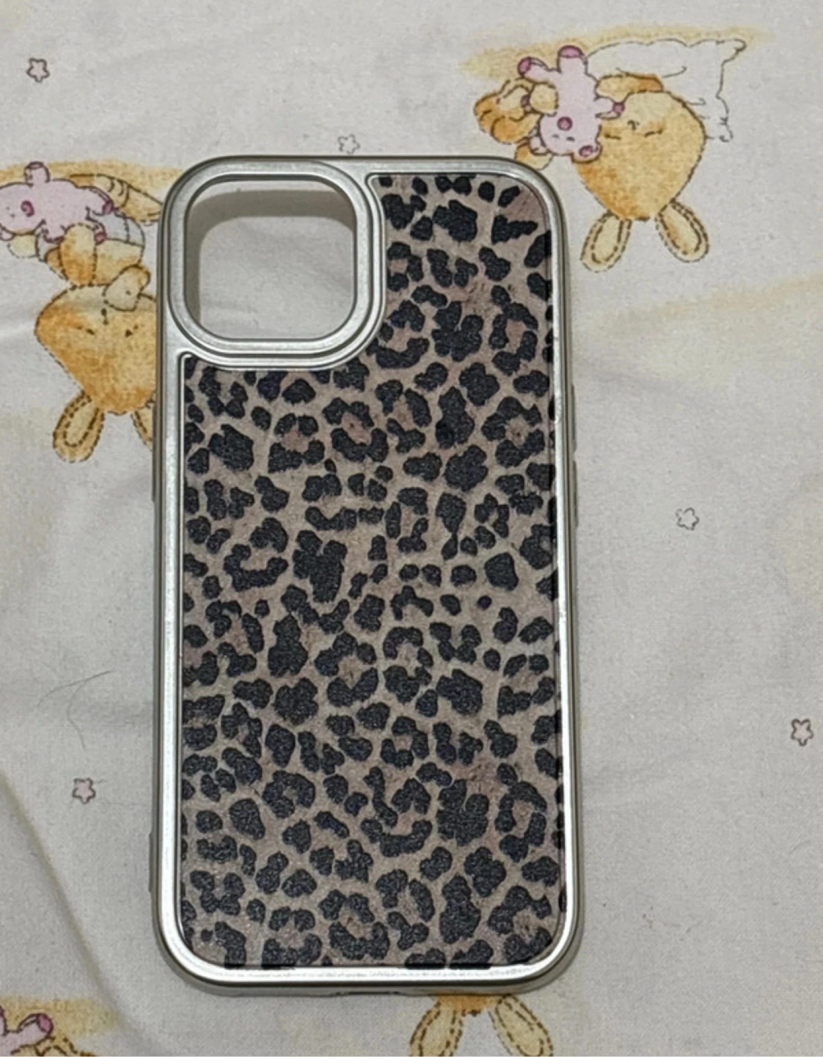 Funda de leopardo para iPhone 15